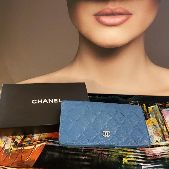 SOLD🤩Authentic Caviar Chanel wallet 🤩 - Picture 2 of 9